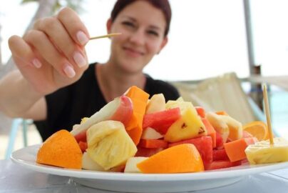 Manfaat dan cara mengonsumsi buah-buahan untuk kesehatan pencernaan