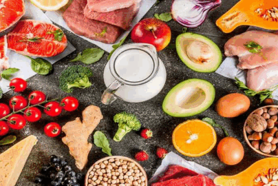 Apakah ada makanan sehat yang bisa membantu menurunkan berat badan secara alami?