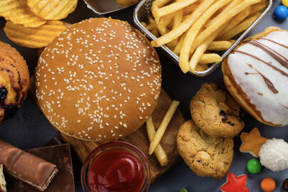 Bagaimana cara mengatasi keinginan makan makanan tidak sehat secara berlebihan?